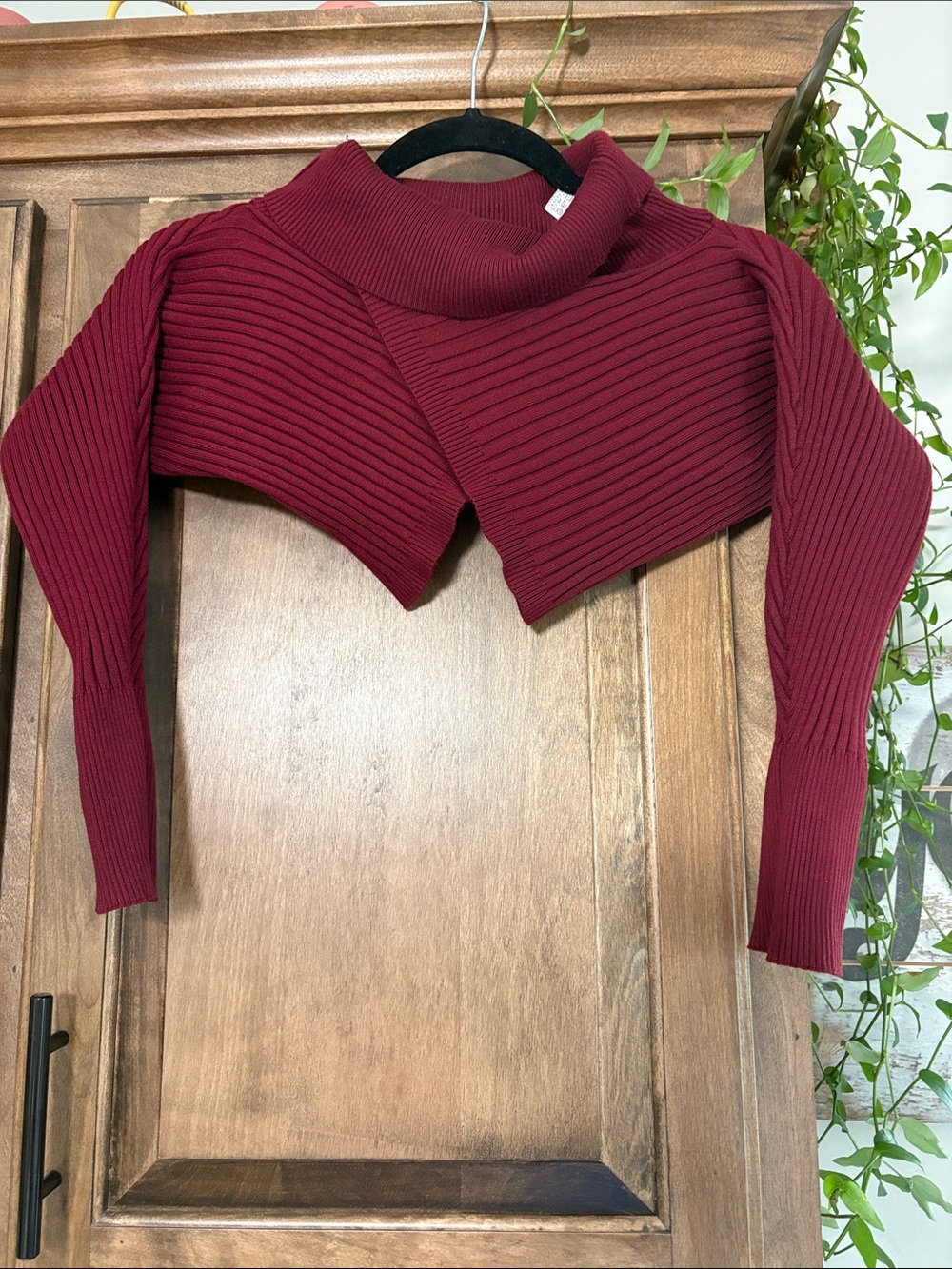 Women's Ribbed Crop Sweater - Burgundy layering
